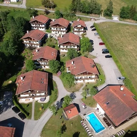 Mit Moeblierter Terrasse Und Waldblick Apartment *