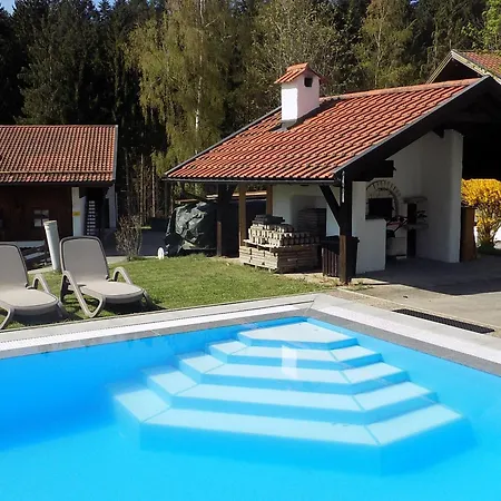 Apartment Mit Moeblierter Terrasse Und Waldblick